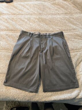 Nike Men's Pleated Athletic Golf Shorts in Charcoal Grey